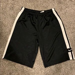 Boys Nike shorts size large good condition